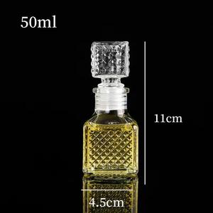 Bouteille en verre réutilisable personnalisée de 50ml & 100ml avec couvercle sculptures impression de logo pour thé vodka whisky boissons énergisantes <span class=keywords><strong>tequila</strong></span> boîtes emballées - Product Image 2
