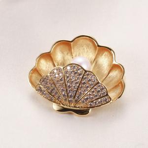 Broche de Perlas de Agua Dulce Elegante y de Lujo de Zhuji, Nuevo Estilo de Concha de Lujo Ligero, Accesorios para Traje y Abrigo, Perla de Agua Dulce Auténtica - Product Image 3