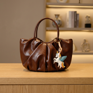 Breloque en cuir suspendue licorne premium avec motif dessin animé double face et coloré pour sacs - Product Image 2