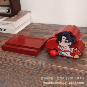 Ornement artisanal en bois de forme irrégulière rouge, support de téléphone, décoration pour la maison, le bureau, l'étude, design traditionnel du Nouvel An chinois - Product Image 1