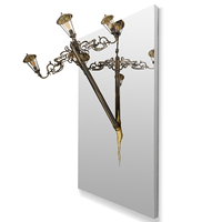 Miroir mural rectangulaire de style victorien avec lampe, en laiton martelé doré et lanterne en laiton sculptée à la main, meubles de luxe