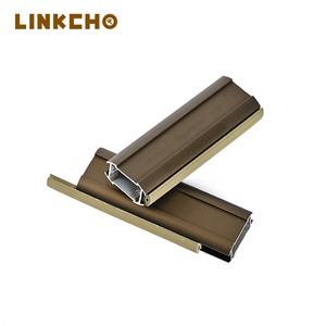 Nouveau design LINKCHO <span class=keywords><strong>tringle</strong></span> à vêtements de placard suspendue chromée avec supports de tube de lumière LED pour armoires et armoires - Product Image 3