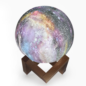 Venta al por mayor de <span class=keywords><strong>Color</strong></span> de Control remoto cambiando de 3D de lámpara de escritorio inteligente Luna bebé luz de la noche, lámpara de mesa - Product Image 1