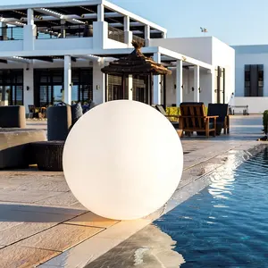 Hochwertiger PE-Outdoor-Wasserdichter Lichtsensor Runder Ball Dekoration RGBW Led-Schwebkugel Led-Schwebkugellampe