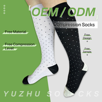 Conception de logo personnalisé Fashion 15-20mmhg 20-30mmhg Chaussettes colorées à compression du genou pour les femmes infirmières
