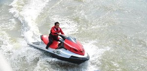 Nuevo de Fábrica 2026 Moto Acuática de Fibra de Vidrio de 1800cc, Tipo Jet, para Deportes Acuáticos y Parques Acuáticos, con Motor de 4 Tiempos, <span class=keywords><strong>Precio</strong></span> Mayorista - Product Image 2