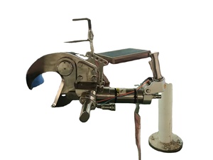 Équipement d'abattage de bétail pour abattoir : Ciseaux hydrauliques, coupe-pneumatique, machine en acier inoxydable pour la coupe et la finition des sabots - Product Image 6