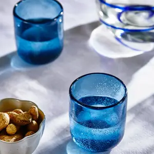 शादी की पार्टी के लिए कस्टम रंगीन ग्लास बबल वॉटर ग्लास टम्बलर ड्रिंकिंग ब्लू ग्लास कप