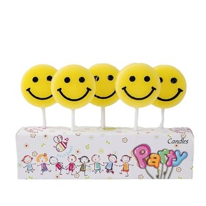เทียนวันเกิดรูปยิ้ม หัวใจสีเหลือง ขนาด 2.5 ซม. ของตกแต่งเค้กสำหรับงานปาร์ตี้และงานเฉลิมฉลอง - Product Image 3
