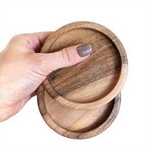 Posavasos Clásicos de Madera para Vasos y Velas Recubrimiento Impermeable Natural Ecológico de Madera de Olivo, Fuentes Sostenibles, Personalizado - Product Image 1