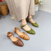 Chaussures décontractées style forêt à bout pointu avec boucle de sangle, couleur unie, en cuir de vachette pleine fleur, nouvelle collection printemps 2024 Manlunluo, en stock
