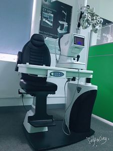 DM Wholesale : Unité de fauteuil et de table d'examen ophtalmologique de haute qualité à vendre – Table et fauteuil combinés pour test de la vue en ophtalmologie - Product Image 5