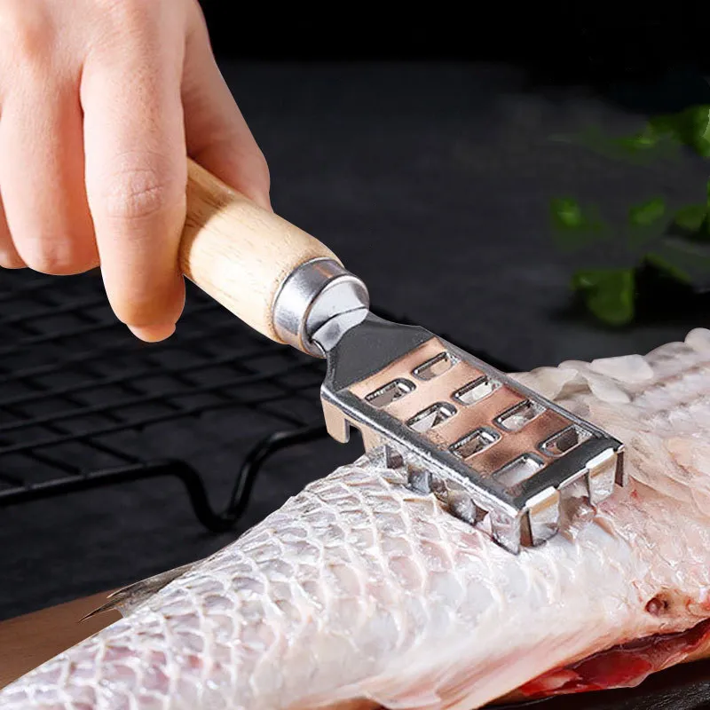 Manjia Sikat Sisik Ikan Penghilang Gigi Gergaji Stainless Steel Sisik Ikan dengan Pegangan Kayu-sikat Pembersih Pengikis