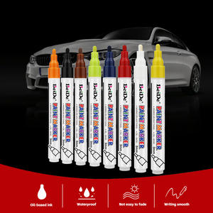 <span class=keywords><strong>Pennarello</strong></span> per vernice permanente a base di olio con <span class=keywords><strong>punta</strong></span> <span class=keywords><strong>media</strong></span> da 3mm ad asciugatura rapida e impermeabile - Product Image 4