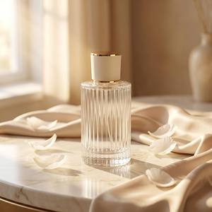 Vente en gros de flacons de <span class=keywords><strong>parfum</strong></span> en verre côtelé cylindriques de 30/50/100 ml <span class=keywords><strong>avec</strong></span> bouchon à col doré - <span class=keywords><strong>Flacon</strong></span> de <span class=keywords><strong>parfum</strong></span> <span class=keywords><strong>vide</strong></span> rechargeable - Product Image 3