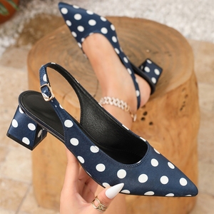 <span class=keywords><strong>Zapatos</strong></span> de Tacón Cuadrado con Punta en Pico y Diseño de Puntos para <span class=keywords><strong>Mujer</strong></span> - <span class=keywords><strong>Zapatos</strong></span> Casuales de Oficina - Product Image 1