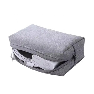 Organisateur d'accessoires numériques portable UGREEN LP285, organiseur de câbles de haute qualité, sac à fermeture éclair pour chargeurs, écouteurs, batterie externe - Product Image 1
