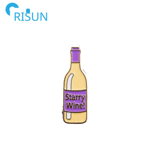 En gros, Pin's en émail souple et dur, motifs bouteille de vin rouge, logo personnalisé, motif 'Mom Juice', motif raisins à paillettes, motif coupe de vin, Badge, Broche - Product Image 2