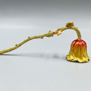 Outil d'extinction de bougie juive en nickel poli avec gravure de Jérusalem, métal doré, éteignoir de bougie de Shabbat - Product Image 6