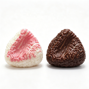 Modèle d'Onigiri triangulaire en PU à rebond lent, diverses couleurs naturelles assorties, aspect réaliste d'algues marines, toucher doux, décoration de bureau - Product Image 2