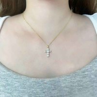 Ciondolo a Croce in Oro Giallo 18K con Diamante Sintetico Taglio Smeraldo, Gioielli Raffinati, Collane alla Moda, Catene Eleganti, Charm Delicato