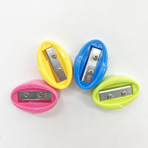 Taille-crayon en plastique en forme de mini-feuille à prix de gros pour étudiants - Product Image 5