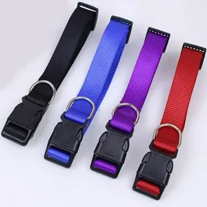 Collier de dressage de <span class=keywords><strong>chien</strong></span> en nylon souple de luxe réglable avec lumières LED décoration de rubans à motif solide pour petits chiens de taille moyenne - Product Image 1