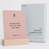 Jeu de cartes d'affirmation en papier écologique et durable avec logo personnalisé, estampage à chaud en feuille d'or et emballage sur mesure