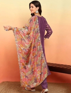 Conjunto KV de Kurta y Salwar de Seda Bordada para Mujer, Sin Arrugas, para Boda, con Duppata de Estampado Digital - Product Image 5