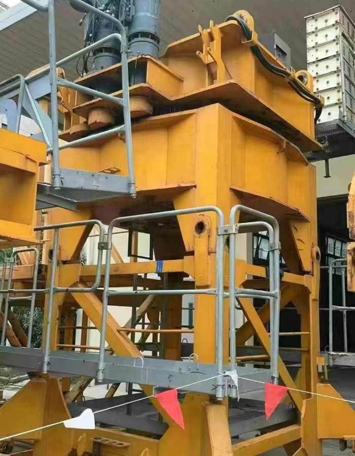 Zoomlion 7530 Tower Crane - 20T Capacity, 75% New Condition