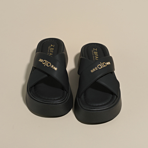 Nouvelles sandales d'été pour femmes à semelle épaisse, pantoufles respirantes à semelle compensée pour augmenter la taille, sélection polyvalente d'été - Product Image 4