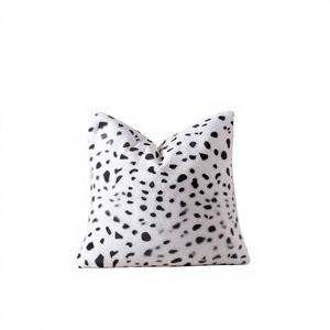 Fundas de Almohada Decorativas de Terciopelo Jacquard Cuadradas de Alta Calidad para el Hogar y Sofás de Hotel - Product Image 4