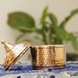 Boîte de rangement artisanale en cuivre martelé avec couvercle, pot à épices décoratif pour garde-manger, thé, café et fruits secs - Product Image 1