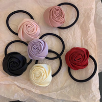Élastique à cheveux en satin français avec rose - Élégant, tressé sur le côté, fait main, haute élasticité, style pastoral, accessoire de cheveux vintage de luxe