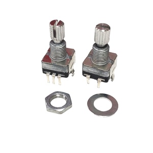 Encodeur incrémental à bouton, axe en D métallique à 5 broches, série PEC11 ED11, course de 1,5 mm, personnalisé par le fabricant - Product Image 1