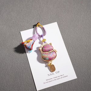 Llavero de gourd estilo chino con gato de la suerte, amuleto tradicional de tela brocada Song con borla hecha a mano - Product Image 2