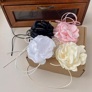 Collar de Gargantilla de Terciopelo con Flores, Estilo Europeo y Estadounidense, Personalizado, Hecho a Mano, con Diseño de Rosa Creativa, Cadena de Cuerda, para Fiestas - Product Image 4