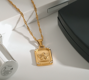 Collier pendentif ailes plaqué or avec zircon cubique serti clos, chaîne torsadée, bijoux classiques pour femme au quotidien - Product Image 3