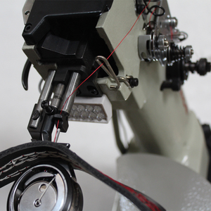 Machine à coudre industrielle SIMGE SI-168 à double point de surjet, pour usage domestique, à aiguille simple, avec nouveau moteur intégré - Product Image 2