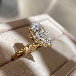 Aazuo – grande bague de fiançailles de luxe en or jaune massif 18 carats avec diamants cultivés en laboratoire de 5,0 ct, cadeau pour femme, idéal pour les mariages et les fêtes, un cadeau de luxe - Product Image 2
