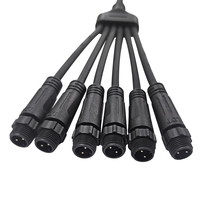 موصل كابل مقاوم للماء IP67 من PVC متعدد المنافذ ذكر وأنثى لتوصيل الطاقة ووحدات الإضاءة الخارجية LED