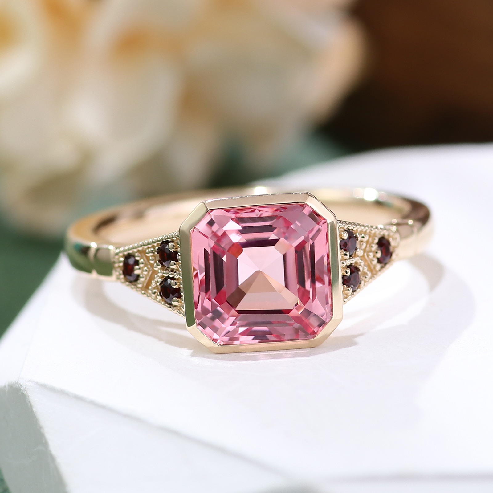 Bague en or jaune 14 carats avec pierre précieuse de laboratoire