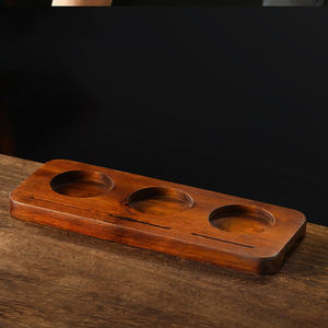 Plateau de dégustation et de présentation en bois de noyer personnalisé pour 2 ou 3 tasses de café, boissons ou thé, avec fente pour carte - Product Image 4