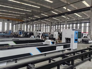 Machine de découpe laser fibre CNC 1500W pour tubes, rainurage, découpe et perforation de tuyaux, pour systèmes CVC et cadres de meubles, longueur 6m - Product Image 3