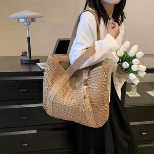 Nouveau sac tissé de différentes couleurs, sac à bandoulière unique en corde de papier, sac en paille avec pendentif pêche, sac de plage décontracté pour femmes - Product Image 6
