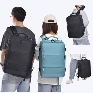 La mejor <span class=keywords><strong>mochila</strong></span> ligera para el día <span class=keywords><strong>del</strong></span> <span class=keywords><strong>viajero</strong></span> para hombres y mujeres pequeñas de 28L para hombres y mujeres, <span class=keywords><strong>mochila</strong></span> de viaje con soporte para botella de agua - Product Image 1