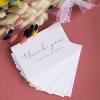 Biglietto di ringraziamento personalizzato stampato per aver supportato la mia piccola impresa. Design elegante e professionale.