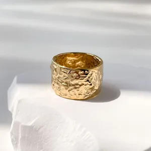 MICCI Großhandel Custom 18 Karat vergoldet Edelstahl strukturierte klobige Gold Hammer ringe für Frauen