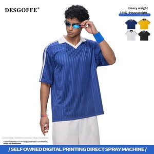 T-shirt de football léger et respirant en polyester à rayures, col en V, pour activités sportives et en plein air - Product Image 4