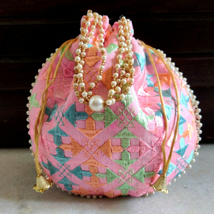 Sac Potli en Soie Brodé avec Poignée en Perles, Motif Floral Multicolore Turquoise, Fermeture Éclair Traditionnelle, Sac à Main Décontracté - Product Image 1
